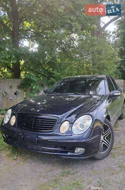Седан Mercedes-Benz E-Class 2004 в Стрию