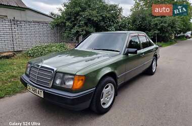 Седан Mercedes-Benz E-Class 1985 в Черкасах
