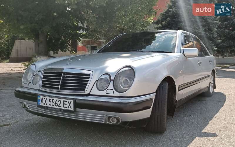 Седан Mercedes-Benz E-Class 1997 в 