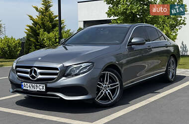 Седан Mercedes-Benz E-Class 2016 в 