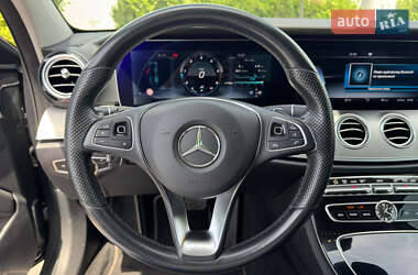 Седан Mercedes-Benz E-Class 2016 в 