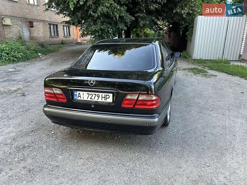 Седан Mercedes-Benz E-Class 2001 в Черкассах