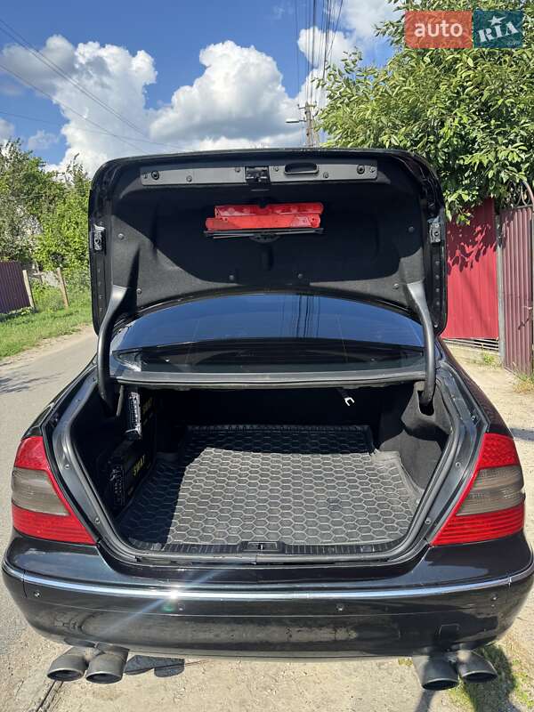 Седан Mercedes-Benz E-Class 2004 в Киеве