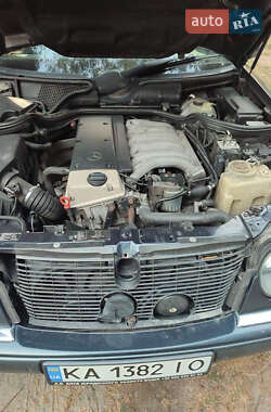 Універсал Mercedes-Benz E-Class 1998 в 