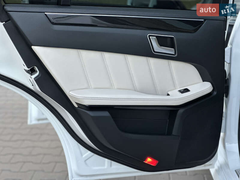 Седан Mercedes-Benz E-Class 2015 в Києві