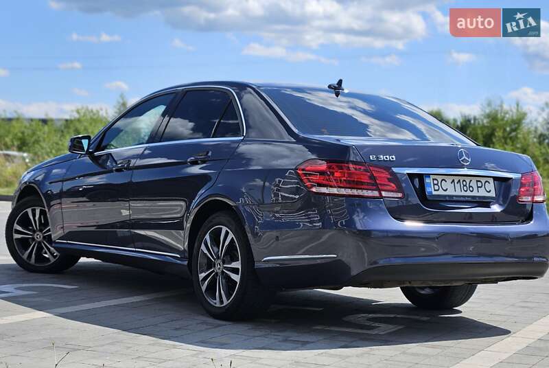 Седан Mercedes-Benz E-Class 2015 в Львові