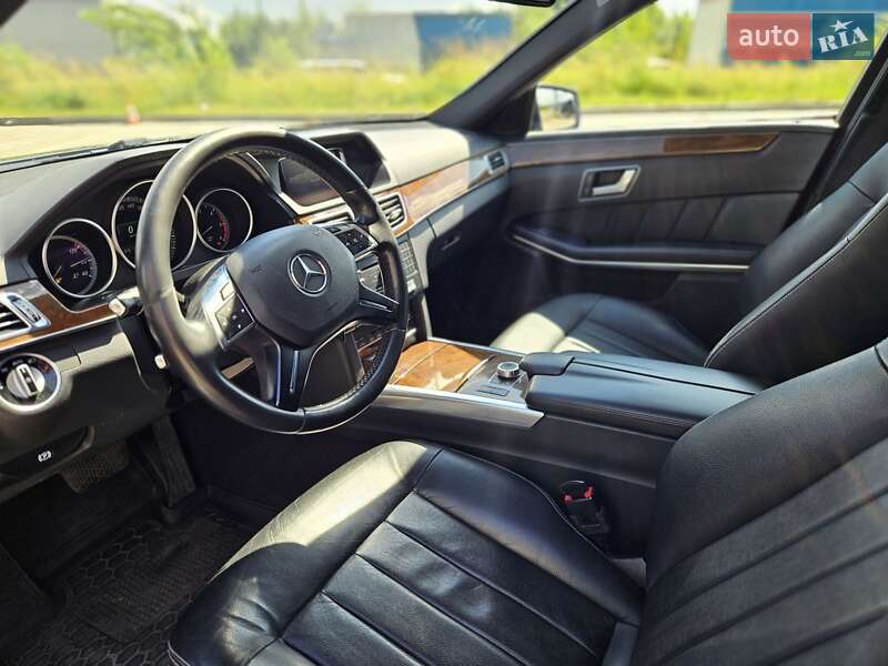 Седан Mercedes-Benz E-Class 2015 в Львові