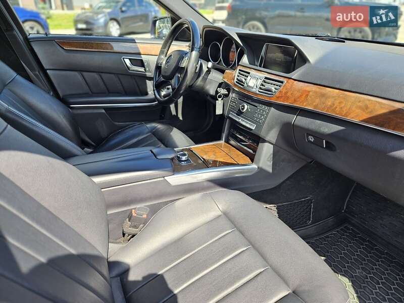 Седан Mercedes-Benz E-Class 2015 в Львові