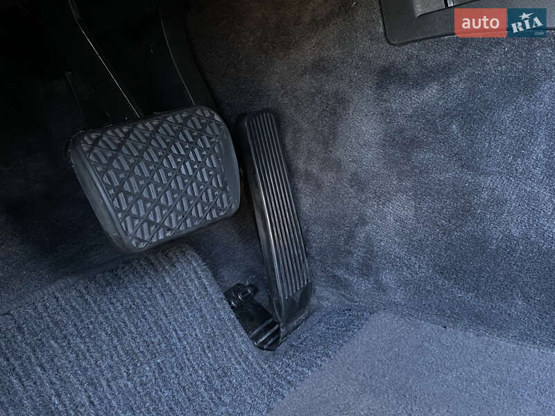 Седан Mercedes-Benz E-Class 1995 в Кропивницком