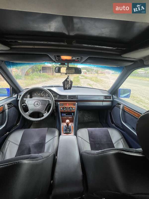 Седан Mercedes-Benz E-Class 1995 в Полтаве