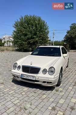 Седан Mercedes-Benz E-Class 2000 в Овидиополе