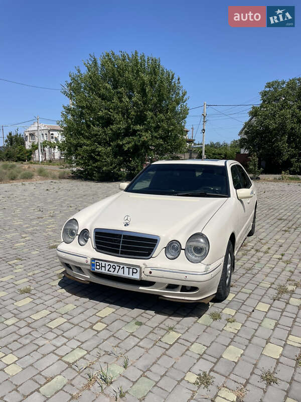 Mercedes-Benz E-Class 2000