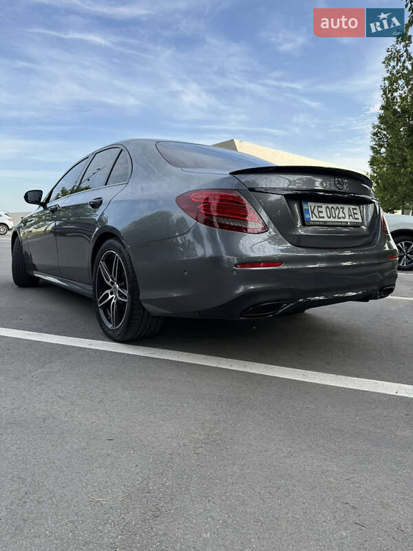 Седан Mercedes-Benz E-Class 2018 в Днепре