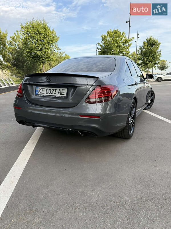 Седан Mercedes-Benz E-Class 2018 в Днепре