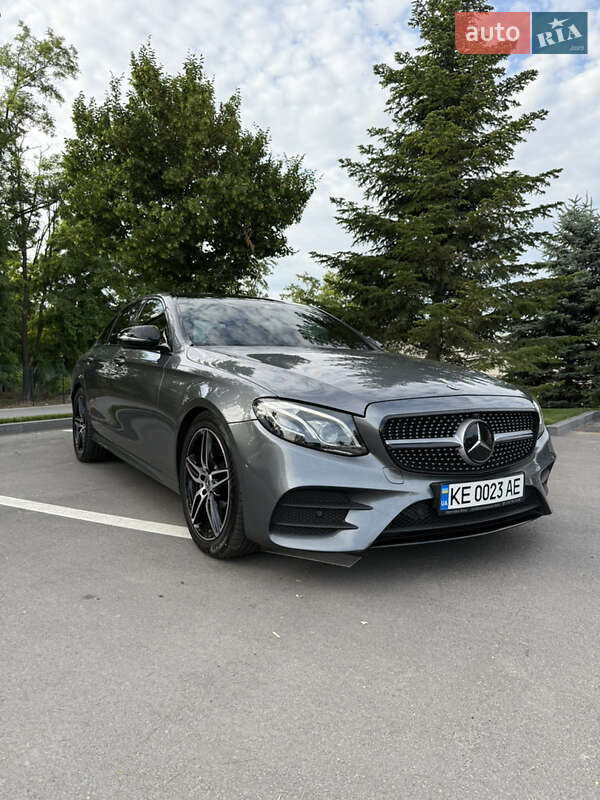 Седан Mercedes-Benz E-Class 2018 в Днепре