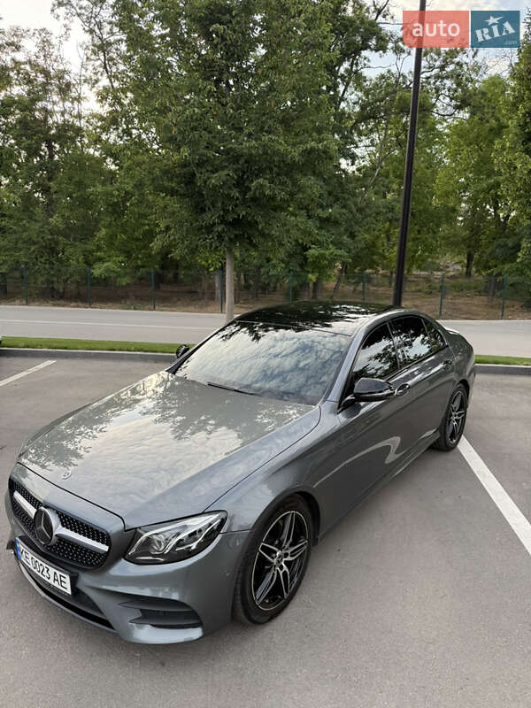 Седан Mercedes-Benz E-Class 2018 в Днепре