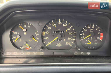 Седан Mercedes-Benz E-Class 1987 в 