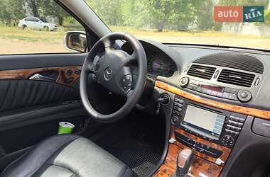 Седан Mercedes-Benz E-Class 2004 в 