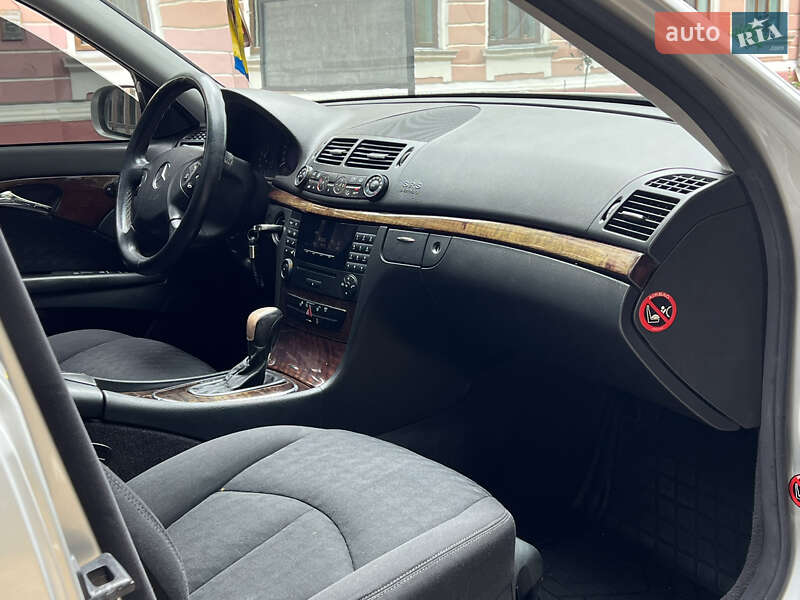 Седан Mercedes-Benz E-Class 2004 в Кіцмані