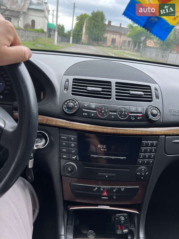 Седан Mercedes-Benz E-Class 2004 в Кіцмані