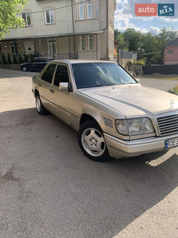Mercedes-Benz E-Class 1993