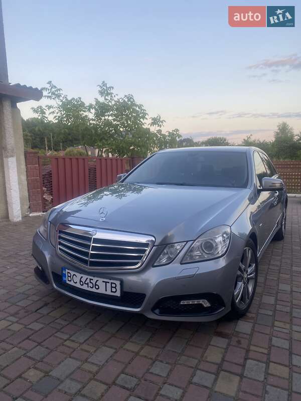 Седан Mercedes-Benz E-Class 2009 в Самборі