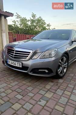 Седан Mercedes-Benz E-Class 2009 в Самборі