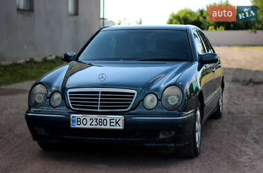 Седан Mercedes-Benz E-Class 2000 в Кременці