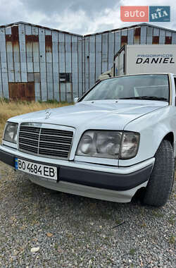 Седан Mercedes-Benz E-Class 1993 в Черновцах