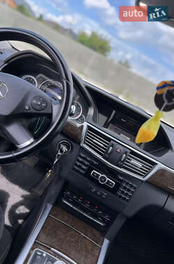 Седан Mercedes-Benz E-Class 2013 в 