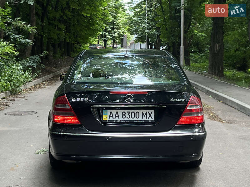 Седан Mercedes-Benz E-Class 2005 в Киеве