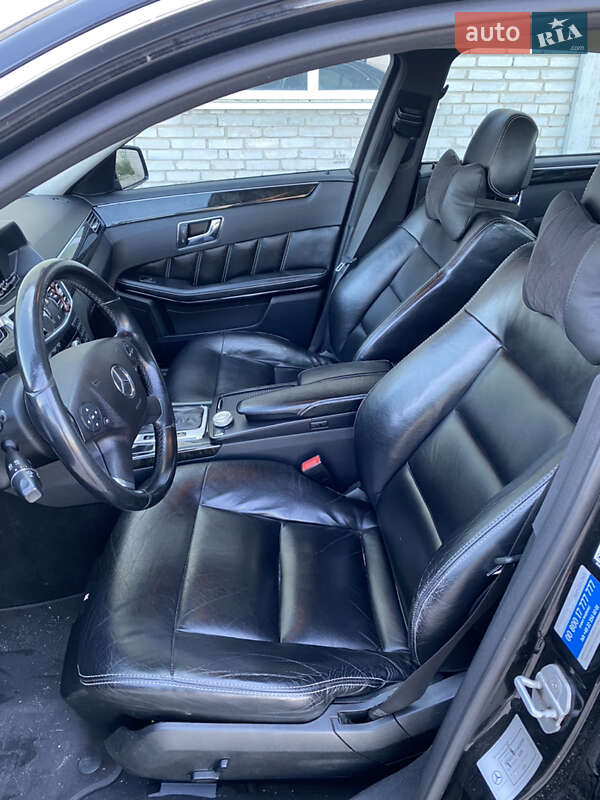 Седан Mercedes-Benz E-Class 2009 в Новояворовске