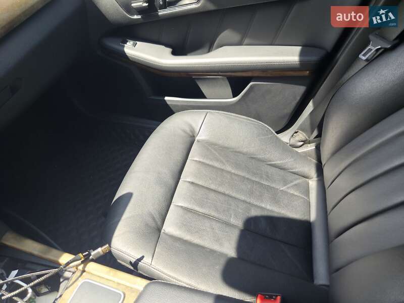 Седан Mercedes-Benz E-Class 2010 в Киеве