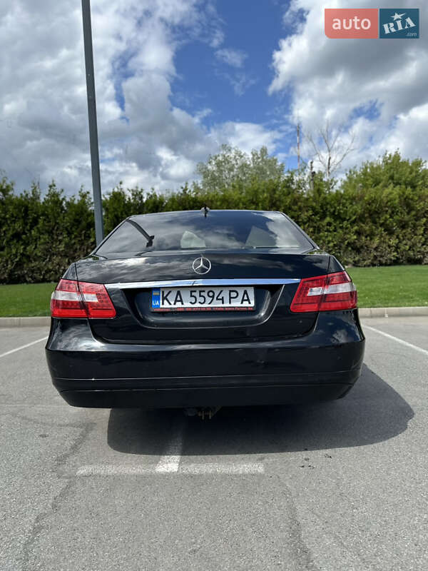 Седан Mercedes-Benz E-Class 2010 в Киеве