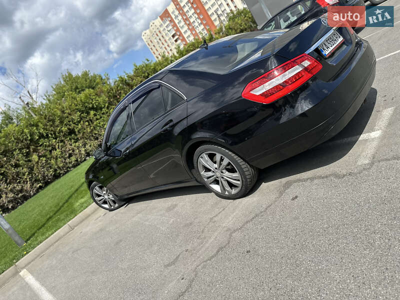 Седан Mercedes-Benz E-Class 2010 в Киеве