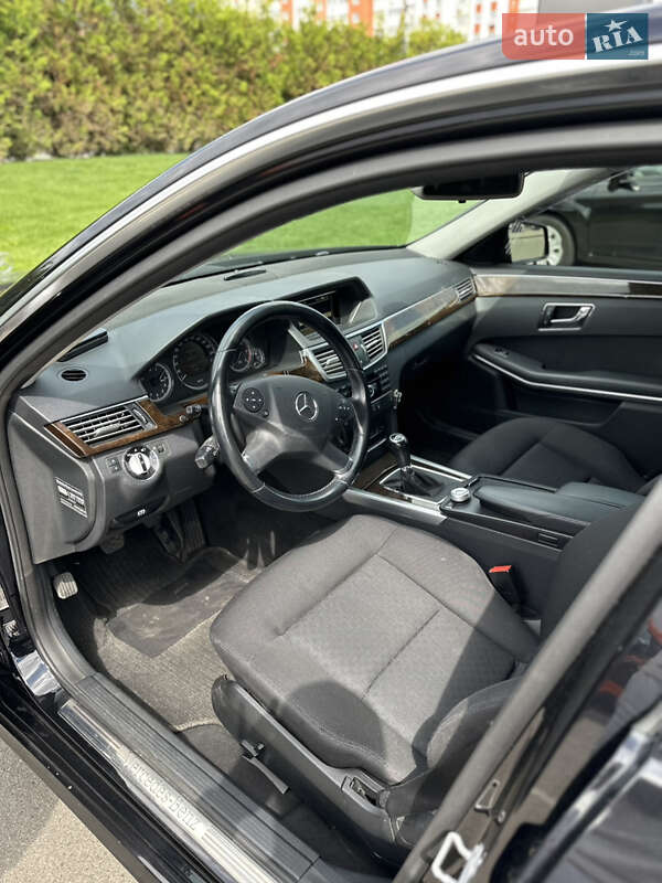 Седан Mercedes-Benz E-Class 2010 в Киеве