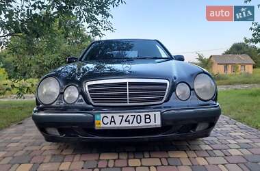 Седан Mercedes-Benz E-Class 2001 в 