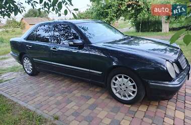 Седан Mercedes-Benz E-Class 2001 в 