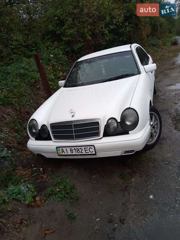 Седан Mercedes-Benz E-Class 1998 в Вышгороде