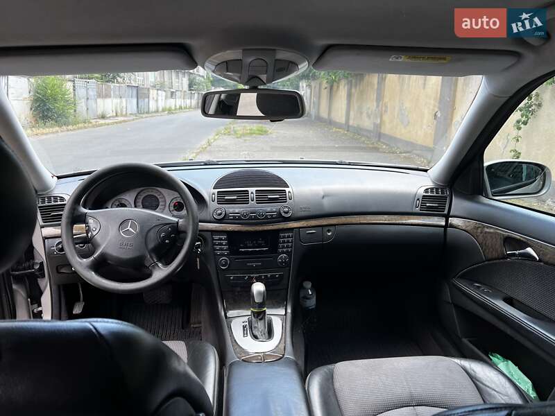 Седан Mercedes-Benz E-Class 2004 в Одессе