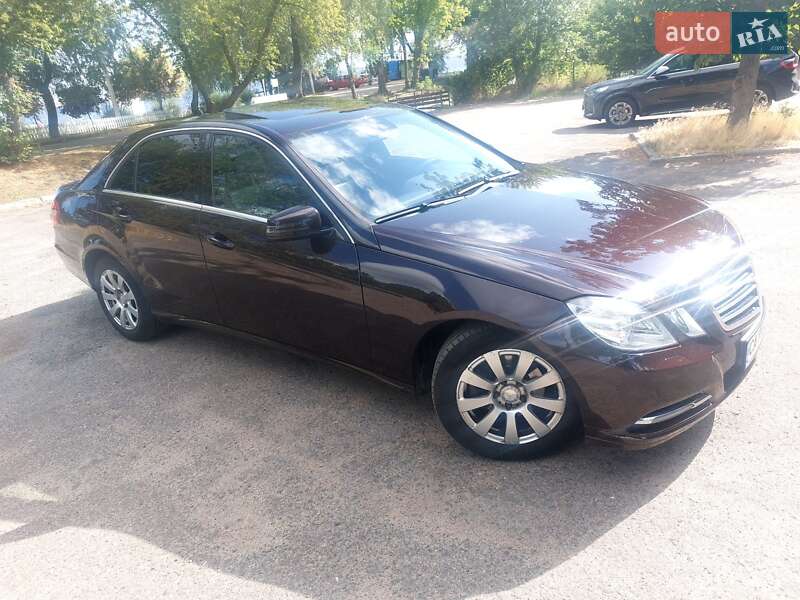 Седан Mercedes-Benz E-Class 2012 в Черкассах
