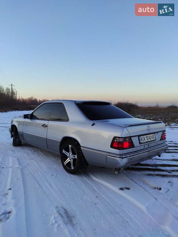 Купе Mercedes-Benz E-Class 1993 в Києві