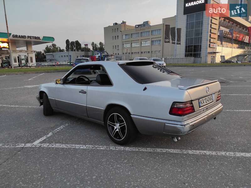 Купе Mercedes-Benz E-Class 1993 в Києві