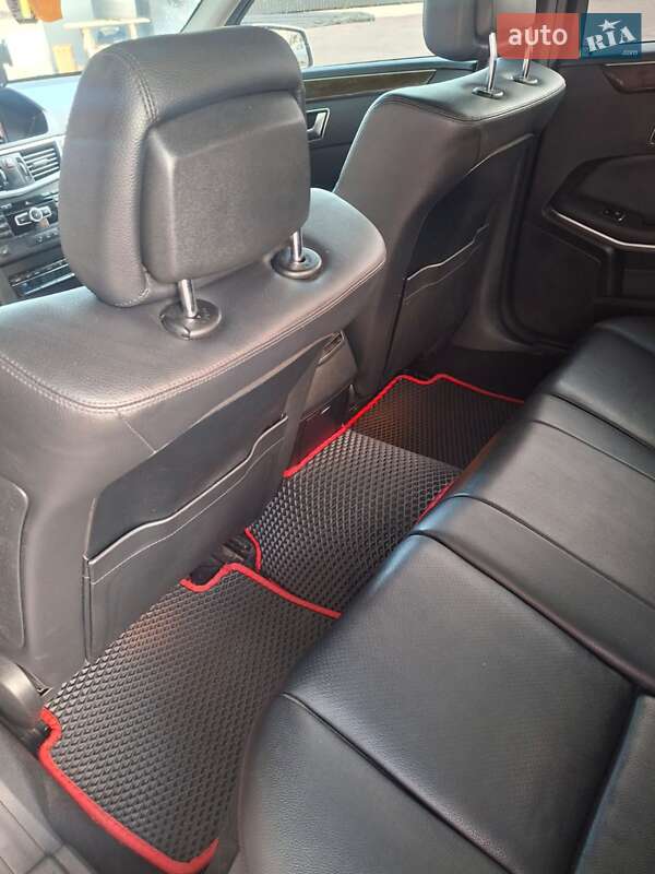 Седан Mercedes-Benz E-Class 2012 в Киеве