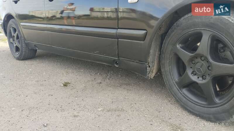 Седан Mercedes-Benz E-Class 1998 в Переяславі