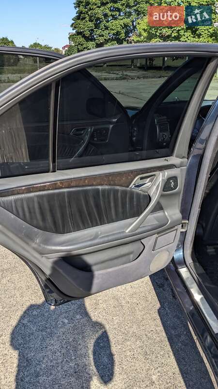 Седан Mercedes-Benz E-Class 2000 в Києві