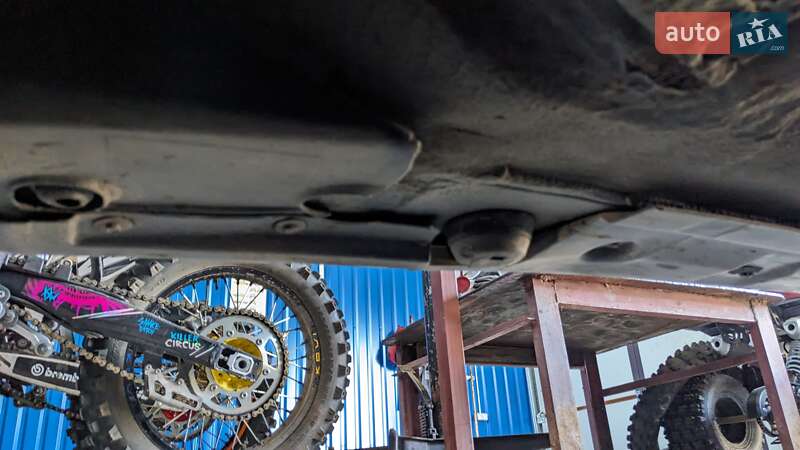 Седан Mercedes-Benz E-Class 2000 в Києві