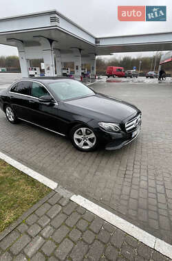 Седан Mercedes-Benz E-Class 2017 в Львове