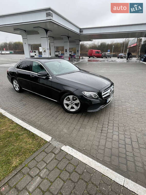 Седан Mercedes-Benz E-Class 2017 в Львові