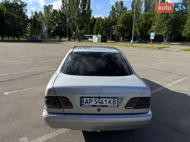Седан Mercedes-Benz E-Class 1996 в Запорожье